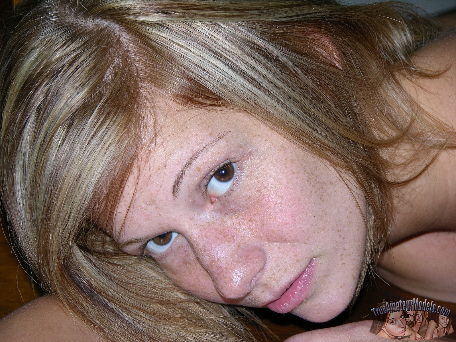 wpid-nude-blonde-with-freckles10.jpg
