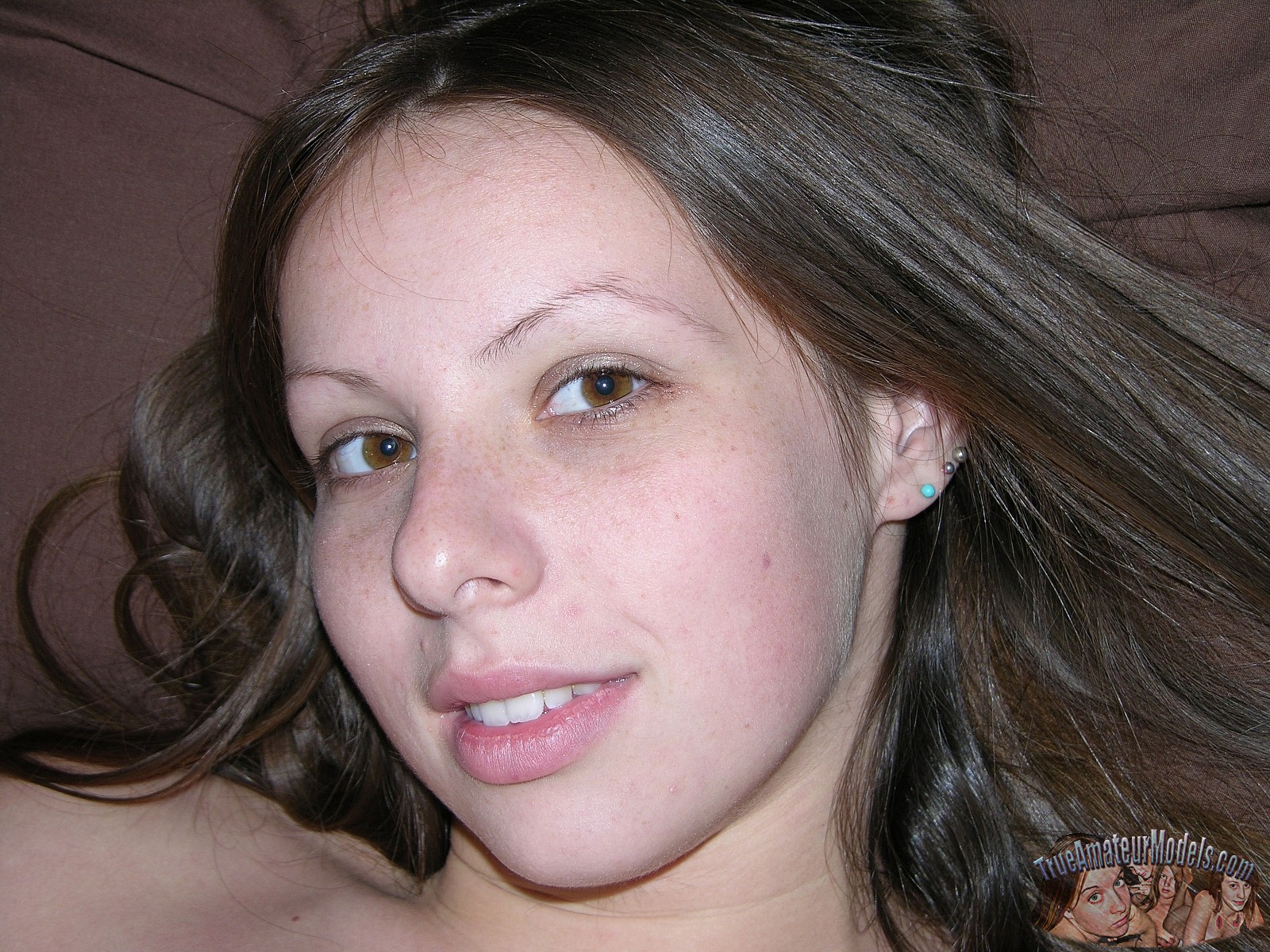wpid-cute-19-year-old-amateur-pussy-spreader1.jpg