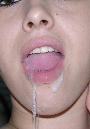 wpid-amateur-teen-gives-a-blowjob-and-receives-the-cumshot-inside-of-her-mouth16.jpg