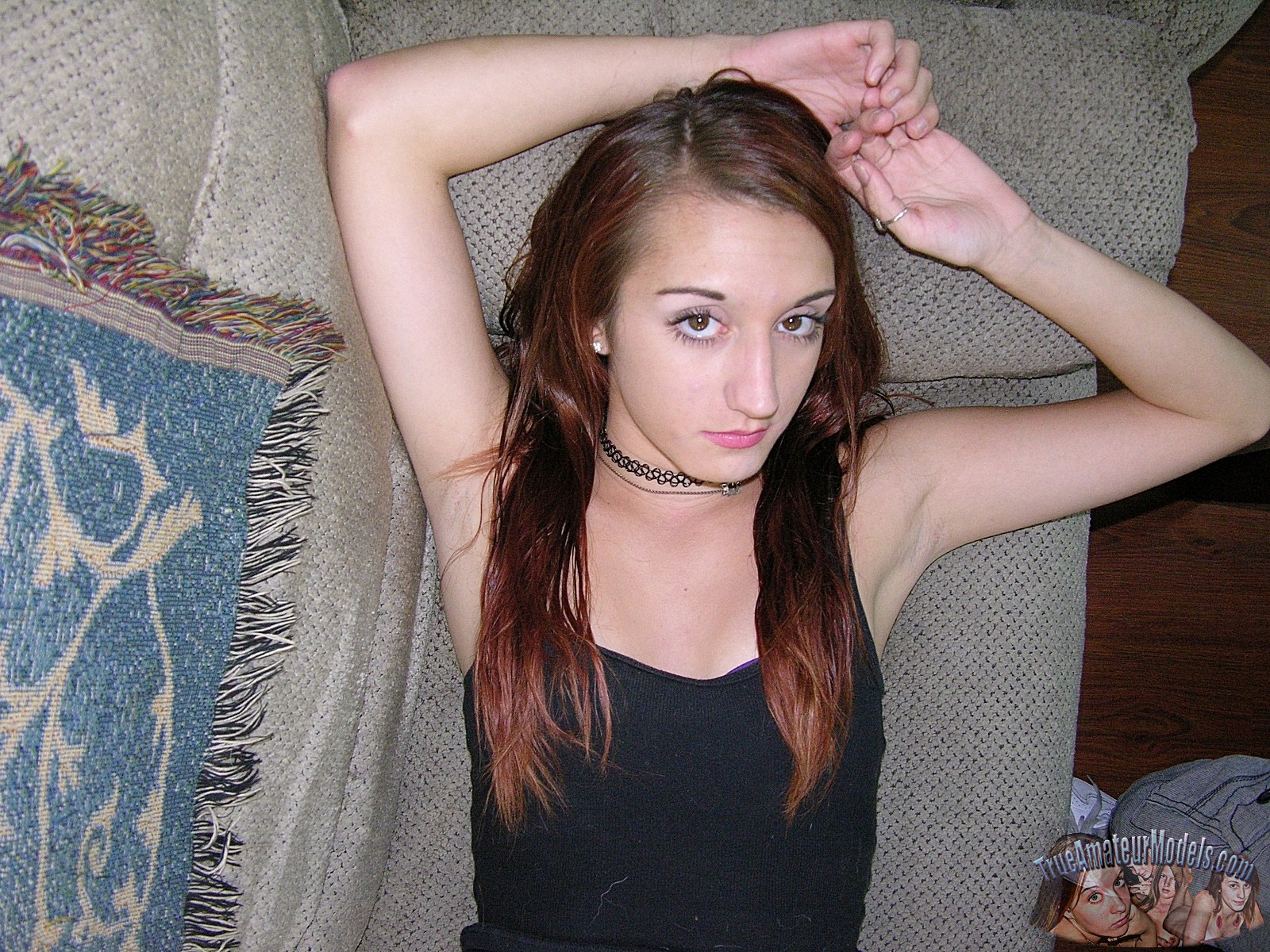 Amy Cute Brunette Amateur Teen From Shopping Mall pic