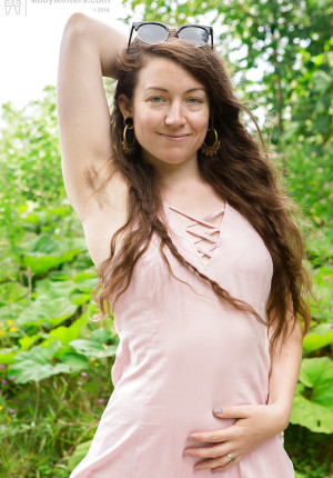 wpid-all-natural-solo-girl-tiffany-displaying-hairy-armpits-and-bush-in-nature1.jpg