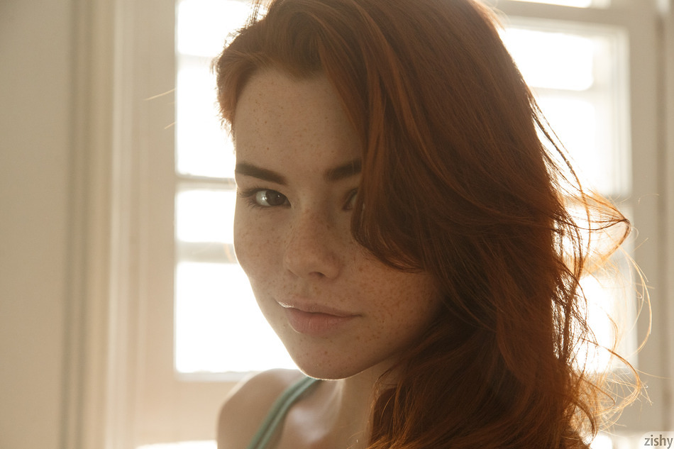 wpid-stunning-natural-redhead-sabrina-lynn-teasing-with-her-gorgeous-breasts-and-ass3.jpg