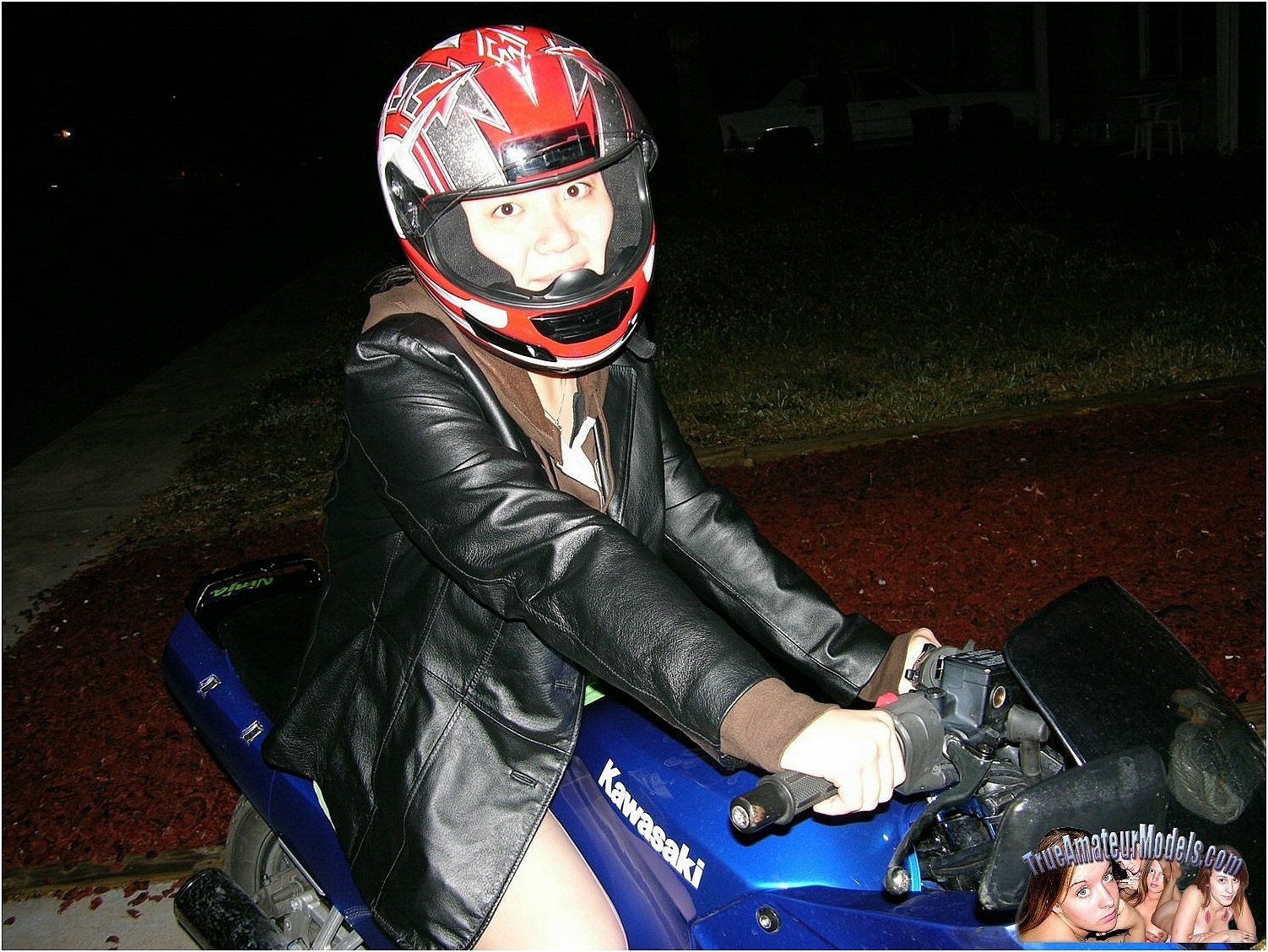wpid-amateur-asian-fun-lover-selina-bends-over-on-a-motorcycle-and-spreads-her-ass2.jpg