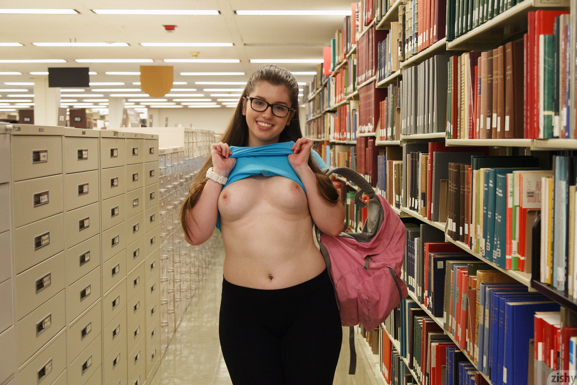 wpid-big-booty-teen-monica-horne-showing-her-goods-in-the-library10.jpg