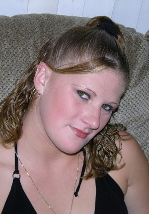 wpid-chubby-blonde-southern-amateur-deanna-strips-and-plays1.jpg