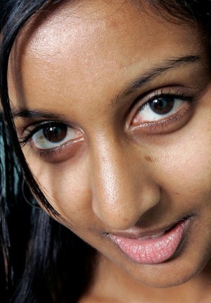 Amazingly sexy amateur Sri Lankan Zasha has perfect tits