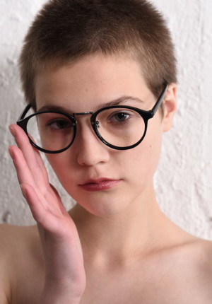 Short Hair Alt Girl Porn - Nerdy girl with short hair and glasses Jerricka bares her ...