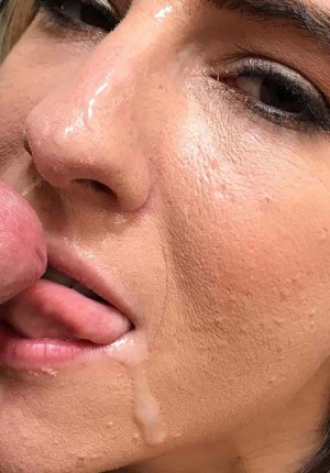 300px x 430px - Slender MILF Tara Ashley takes selfies while fucking a stranger and taking  a facial - Nerd Nudes
