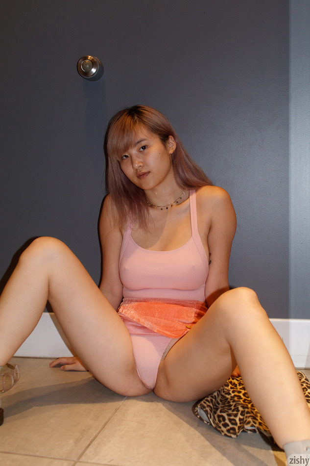 wpid-adorable-asian-hottie-barbie-qu-gives-glimpses-of-her-panties-under-her-short-skirt-in-public8.jpg