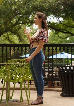 wpid-bookish-cutie-in-glasses-ophelia-palantine-teases-in-jeans-and-a-skimpy-top-in-public6.jpg