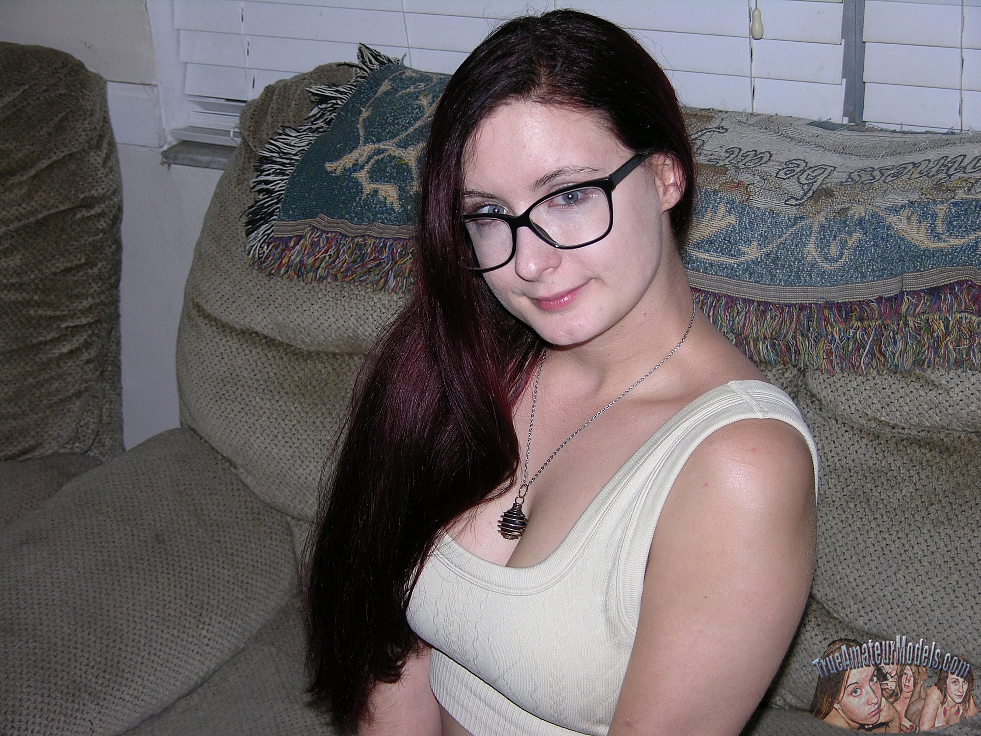 Super cute glasses wearing amateur nerd undresses and poses naked on the