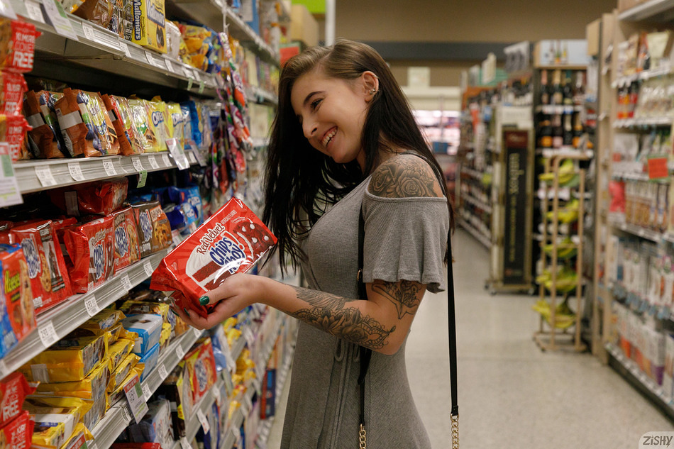 wpid-provocative-stunning-hottie-sasha-apex-teasing-showing-her-ass-and-panties-in-a-grocery-store5.jpg