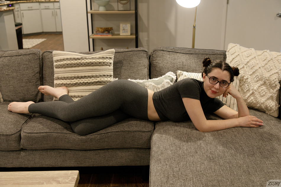 wpid-cute-young-dark-haired-lady-ophelia-palentine-wearing-glasses-in-yoga-pants-and-showing-glimpses-of-her-full-bush1.jpg