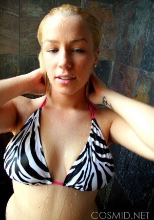 wpid-curvy-blonde-cosmid-amateur-leeann-teasing-with-her-big-tits-in-the-shower8.jpg