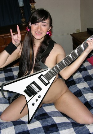 wpid-nude-heavy-metal-guitar-babe14.jpg