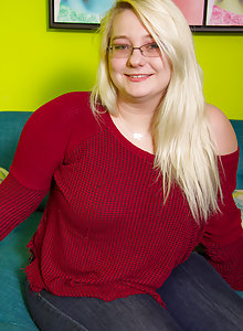 Blonde BBW in glasses Crystal in her first photoshoot